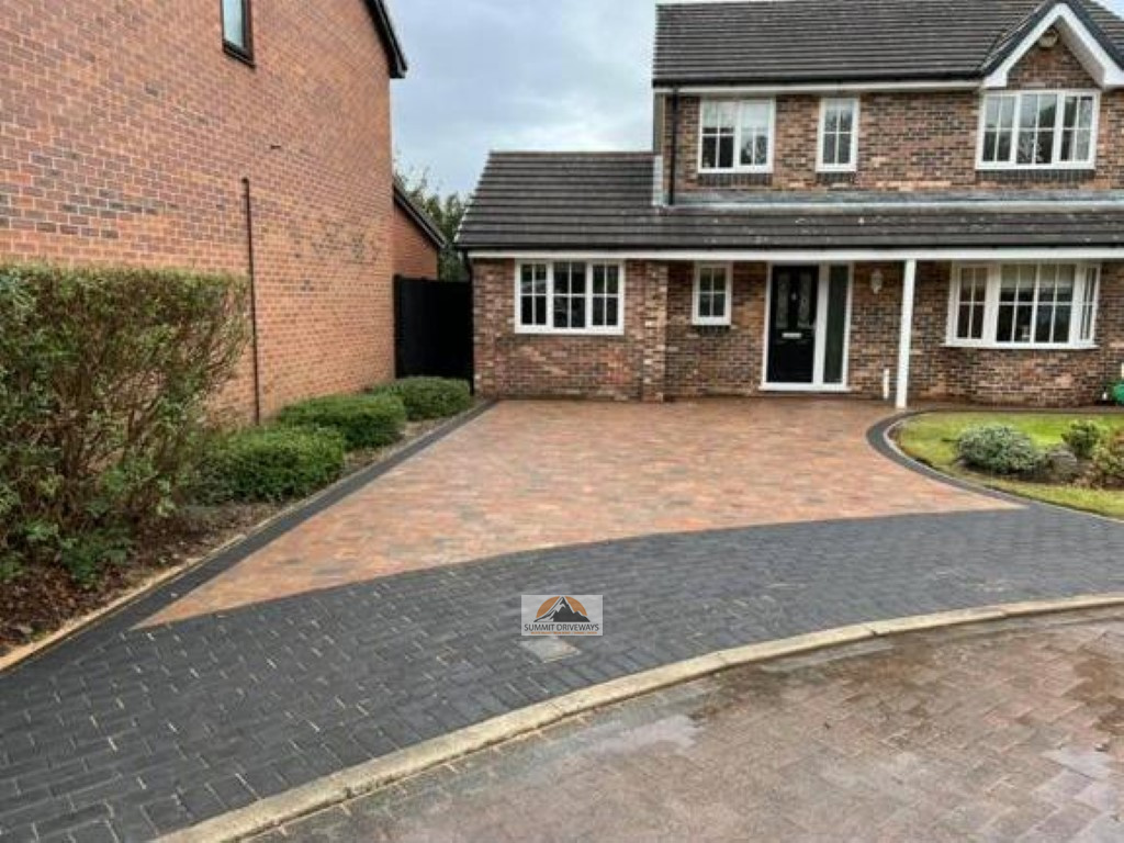 Brindle Block Paved Driveway with Charcoal Apron in Bedworth Summit Driveways