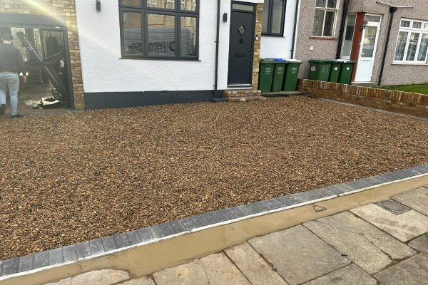 Gravel driveway in Deddington