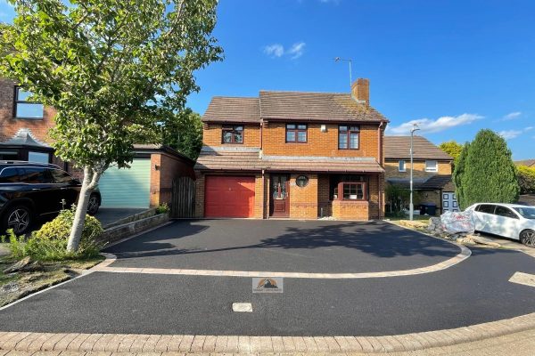 Extended tarmac driveway with brindle tegula border in banbury (3)