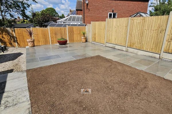 Natural sandstone patio with retaining walls and steps in stratford upon avon (6)