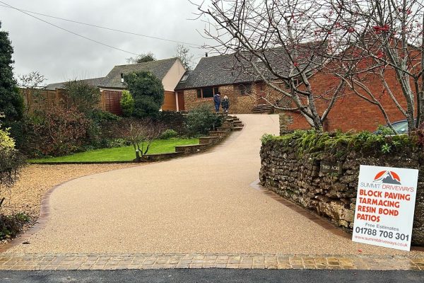 New resin driveway installation with cappuccino uv resin (7)
