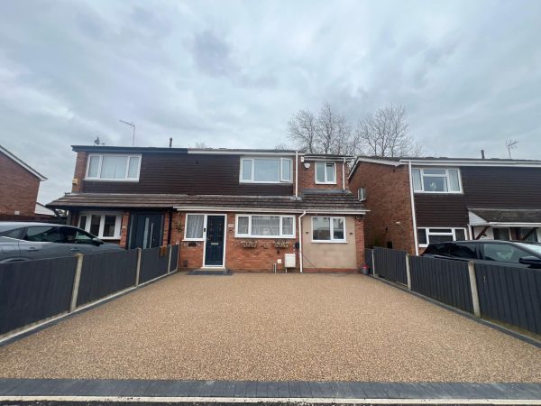 Resin Driveway in Rugby, Warwickshire (2)
