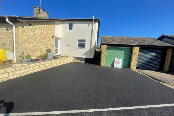 SMA Driveway with Concrete Kerbing in King's Sutton (4)